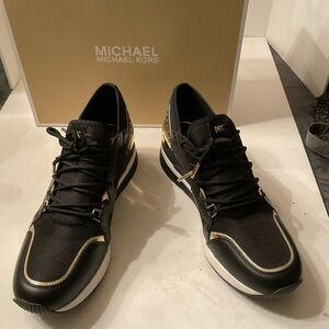 New Michael Kors blk/brown platform trainers